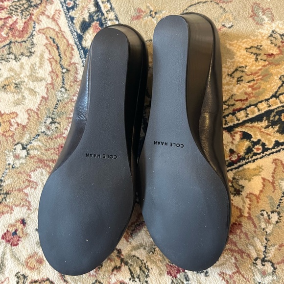 Cole Haan Elsie Black patent wedge W5.5 2.5 inch heel BNIB - Picture 6 of 8